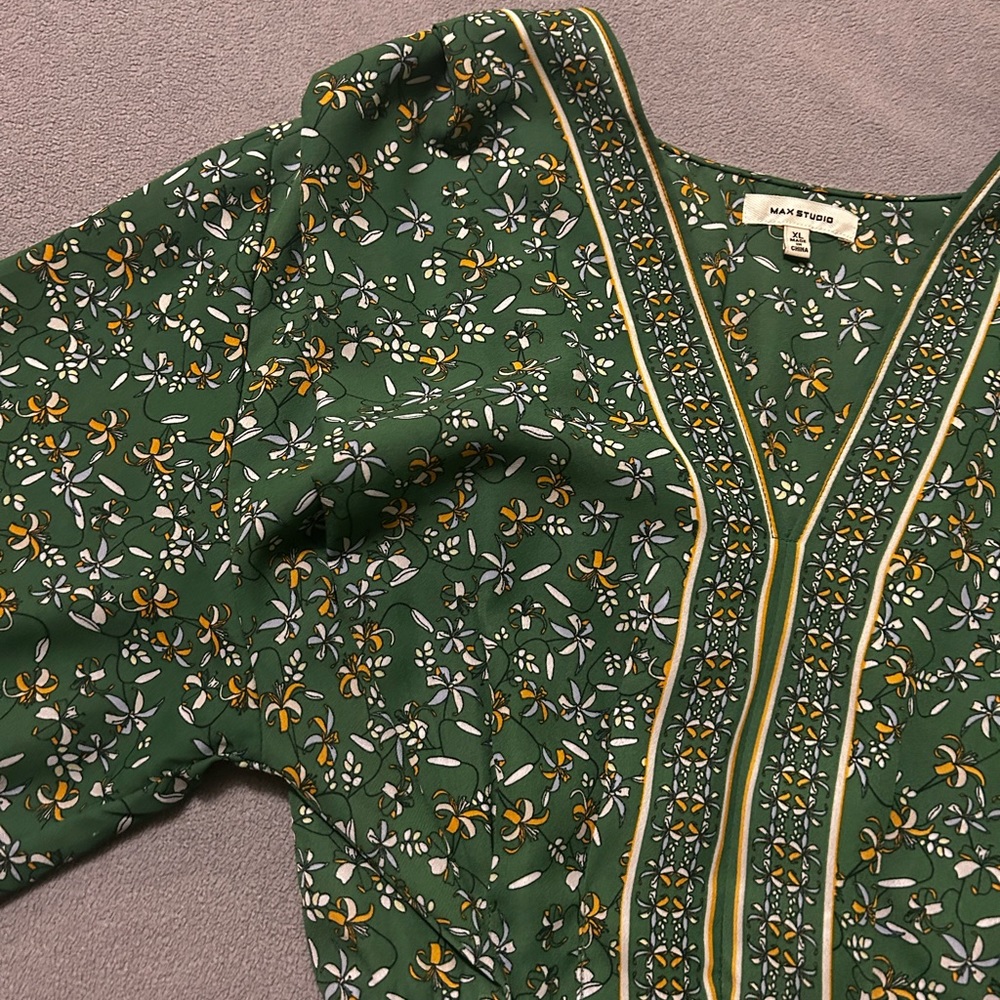 Max Studios, XL, green blouse.